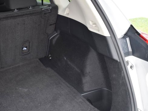Used 2024 Nissan Rogue S FWD image 47