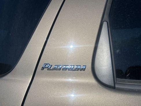 Used 2013 Toyota Sequoia Platinum AWD/4WD image 14