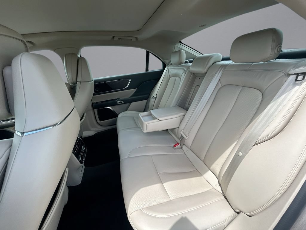 Used 2020 Lincoln Continental Reserve AWD/4WD image 12