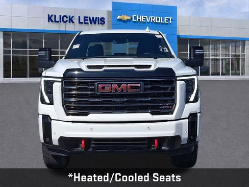 Used 2025 GMC Sierra 2500 AT4 AWD/4WD image 2