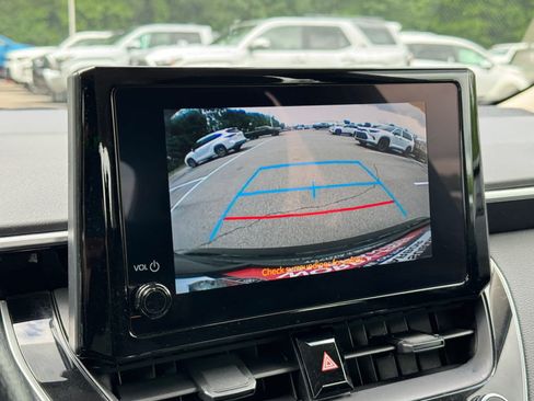 Used 2024 Toyota Corolla LE FWD image 19