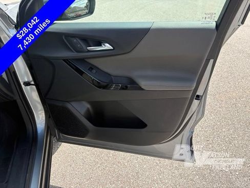 Used 2025 Chevrolet Equinox LT w/ Convenience Package II AWD/4WD image 28