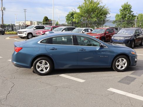 Used 2024 Chevrolet Malibu LT FWD image 11