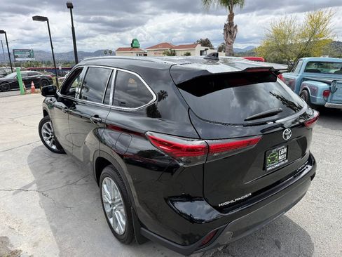 Used 2023 Toyota Highlander Limited AWD/4WD image 9