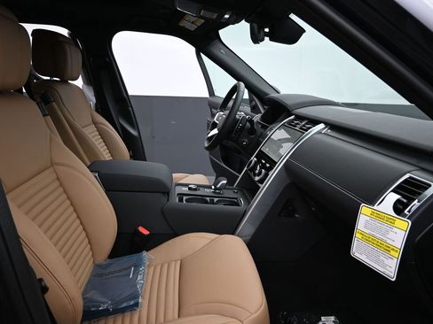 New 2026 Land Rover Discovery Limited Edition AWD/4WD image 5