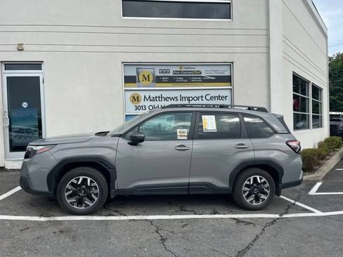 Used 2026 Subaru Forester Premium AWD/4WD image 2
