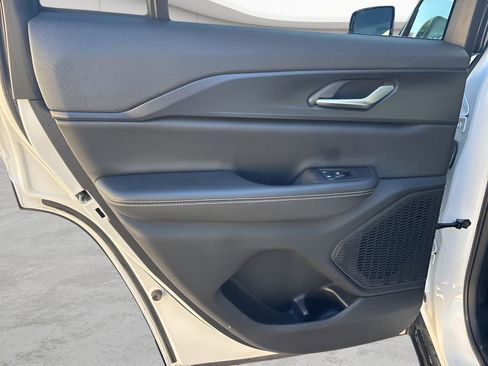 Used 2024 Jeep Grand Cherokee Altitude image 23