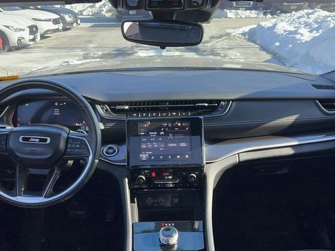 Used 2022 Jeep Grand Cherokee L Laredo image 29