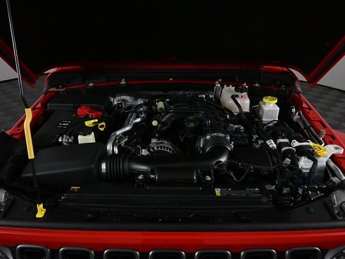 Used 2025 Jeep Gladiator Sport image 28