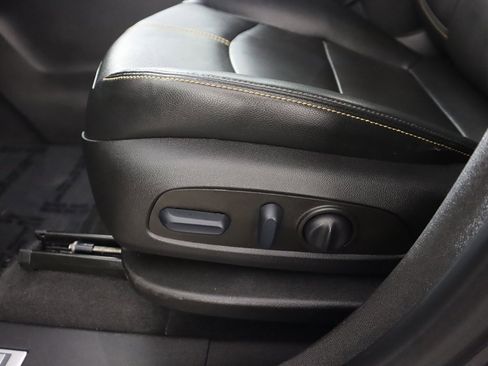 Used 2022 Chevrolet Equinox Premier image 23