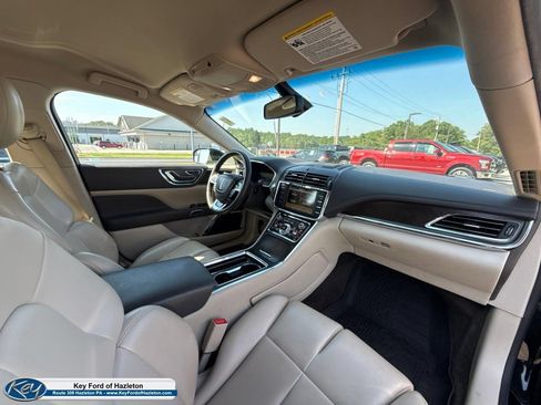 Used 2018 Lincoln Continental Premiere AWD/4WD image 43