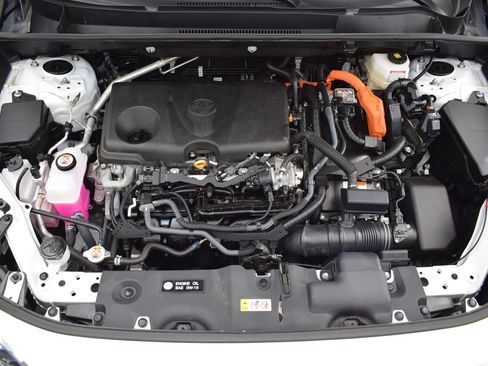 Used 2025 Toyota RAV4 XLE AWD/4WD image 9