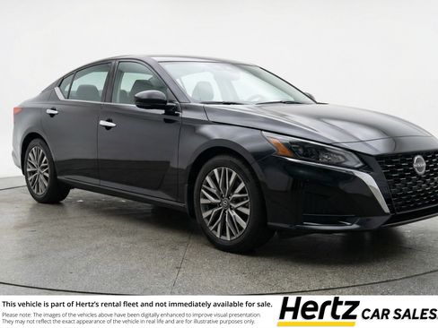 Used 2025 Nissan Altima 2.5 SV image 1