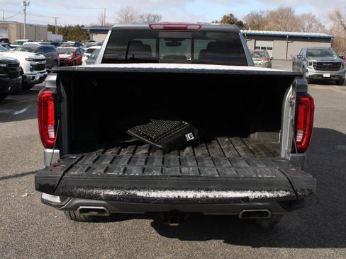Used 2022 GMC Sierra 1500 AT4 w/ AT4 Premium Package image 7