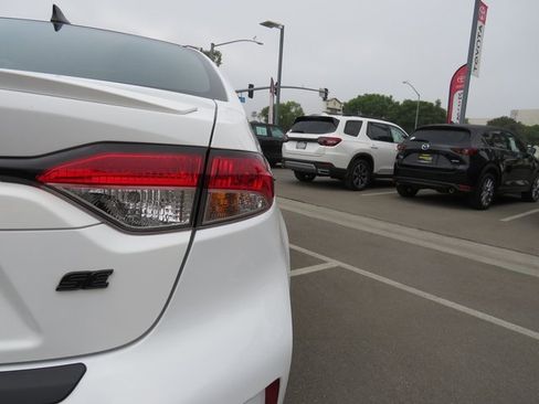 Used 2022 Toyota Corolla SE image 11