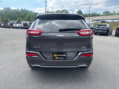 Used 2018 Jeep Cherokee Overland AWD/4WD image 5