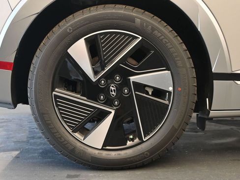 New 2026 Hyundai Ioniq 5 Limited image 9