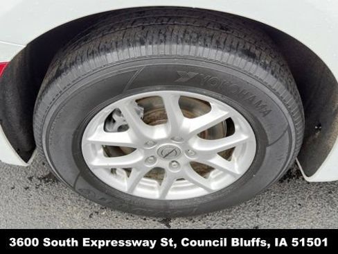 Used 2023 Chrysler Pacifica Touring-L FWD image 10