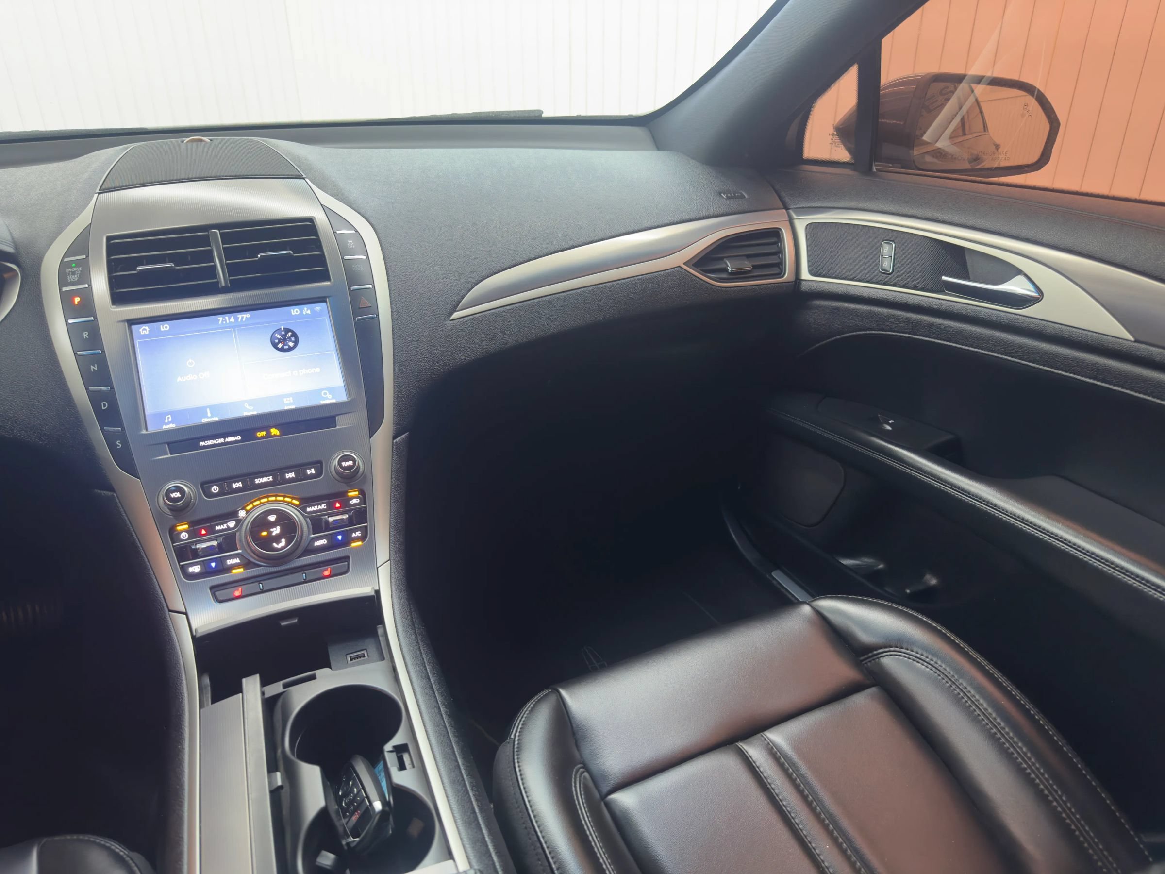 Used 2020 Lincoln MKZ FWD image 12