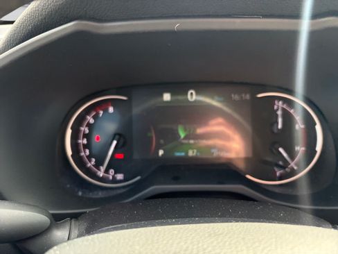 Used 2025 Toyota RAV4 XLE AWD/4WD image 13