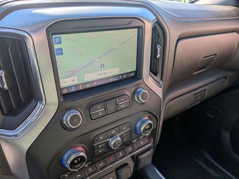 Used 2021 GMC Sierra 1500 SLT w/ SLT Premium Plus Package AWD/4WD image 19