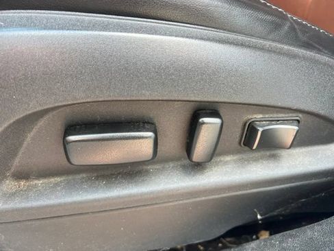 Used 2016 Chevrolet Equinox LTZ w/ Enhanced Convenience Package FWD image 26