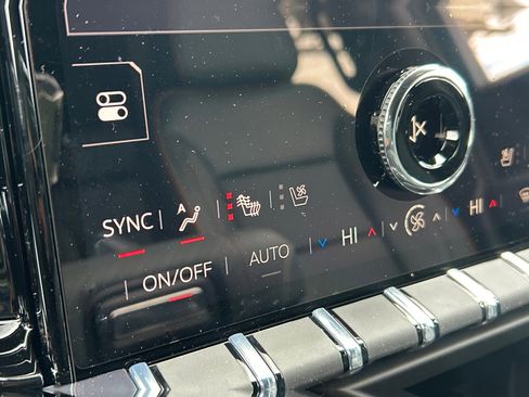 New 2026 GMC Yukon XL AT4 w/ AT4 Premium Plus Package image 26