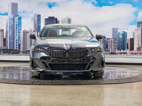 New 2026 BMW 540i xDrive w/ M Sport Package AWD/4WD image 3