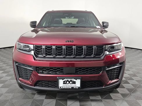 New 2026 Jeep Grand Cherokee Altitude image 8