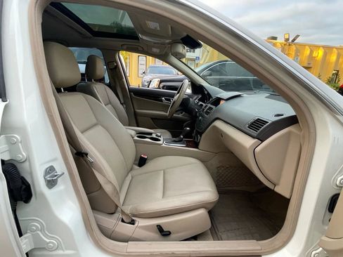 Used 2010 Mercedes-Benz C 300 Sedan image 24