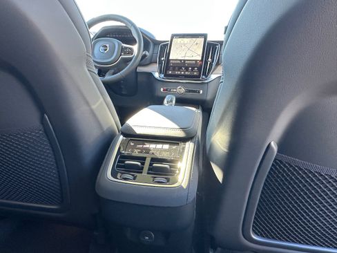 New 2026 Volvo XC90 B5 Core image 12