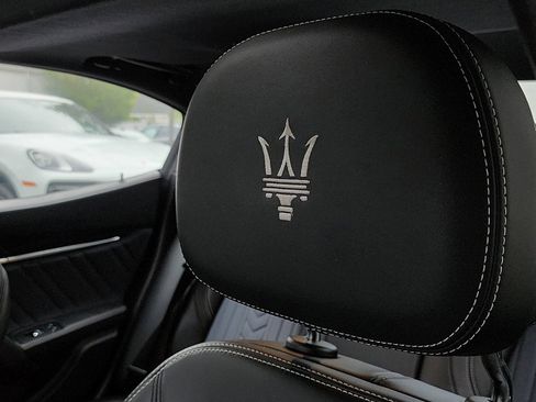 Used 2019 Maserati Ghibli S GranLusso image 20
