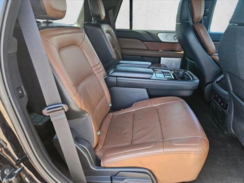 Used 2023 Lincoln Navigator Reserve AWD/4WD image 20