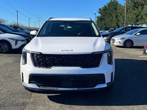 Certified 2024 Kia Sorento S image 5