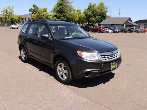 Used 2013 Subaru Forester 2.5X AWD/4WD image 3