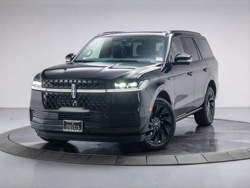 New 2026 Lincoln Navigator Reserve w/ Jet Appearance Package AWD/4WD image 1