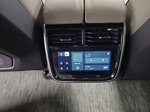 Used 2024 Rivian R1S Adventure AWD/4WD image 30
