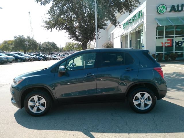 Used 2022 Chevrolet Trax LS w/ Tint and Cruise Package AWD/4WD image 10