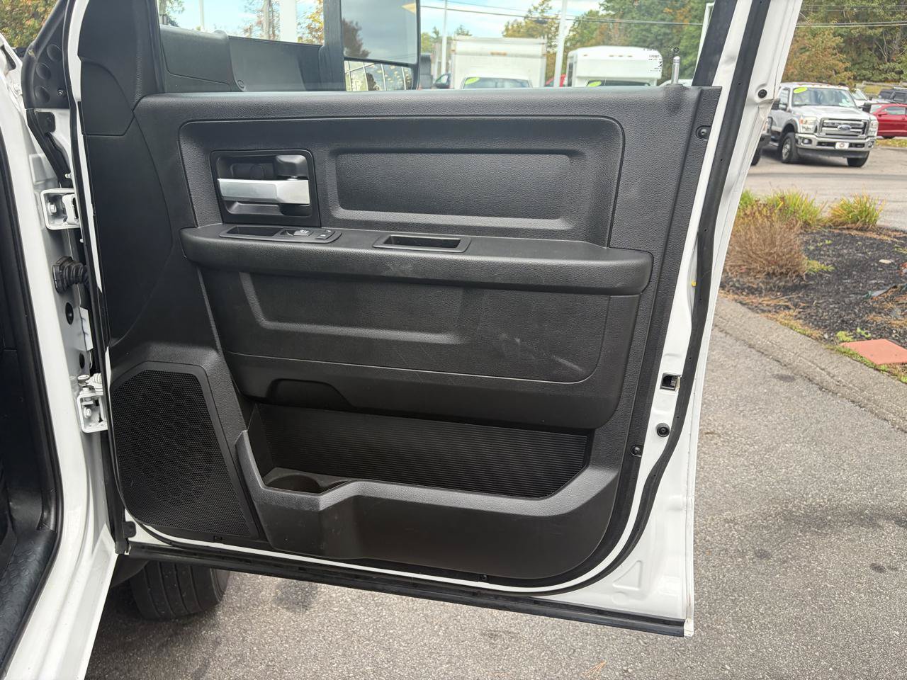 Used 2019 RAM 5500 Tradesman w/ Electrical Accessory Group AWD/4WD image 39