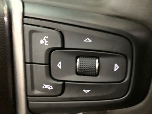 Used 2024 GMC Yukon SLE w/ Gmc Pro Safety Plus Package image 18