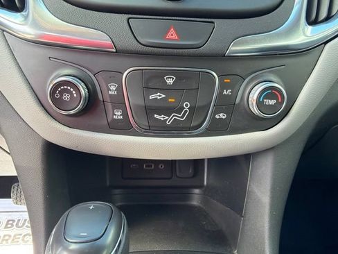 Used 2021 Chevrolet Equinox LS w/ LS Convenience Package FWD image 20