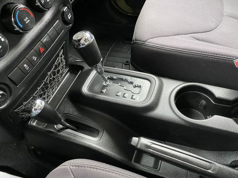 Used 2013 Jeep Wrangler Sport image 28