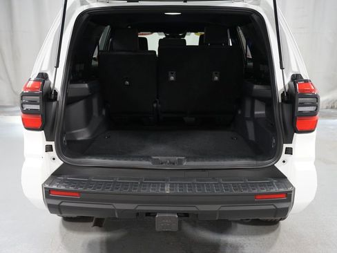 Certified 2025 Toyota 4Runner SR5 AWD/4WD image 35