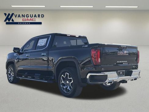New 2026 GMC Sierra 1500 SLT image 4