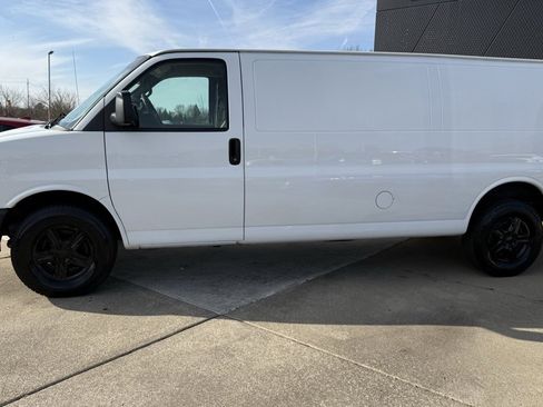 Used 2016 GMC Savana 2500 Extended image 13