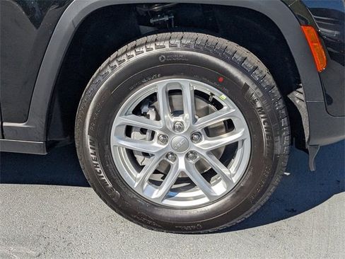 New 2025 Jeep Grand Cherokee Laredo X image 10