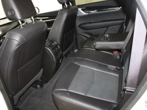 Used 2024 Cadillac XT5 Premium Luxury FWD image 18