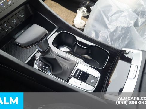 Certified 2025 Hyundai Santa Cruz SE AWD/4WD image 23