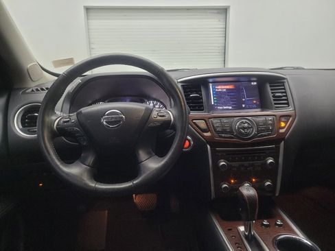 Used 2019 Nissan Pathfinder Platinum AWD/4WD image 22