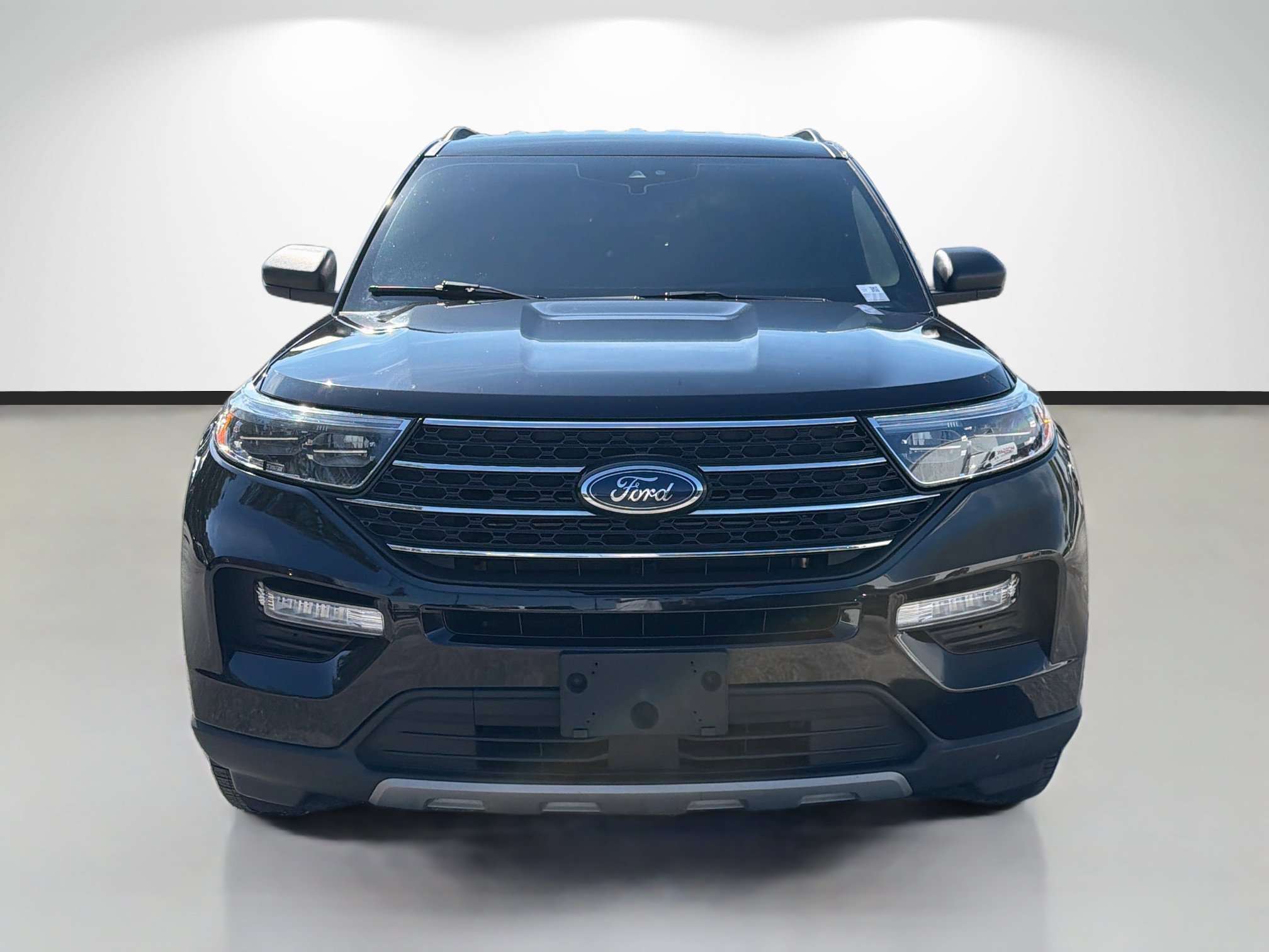 Used 2023 Ford Explorer XLT w/ Equipment Group 202A RWD image 8